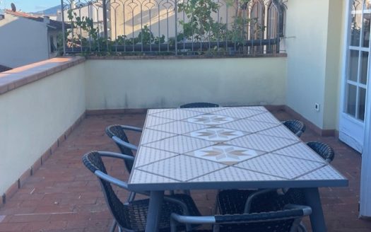 Ampio e Luminoso appartamento con Terrazza panoramica con vista Duomo e Centro Storico