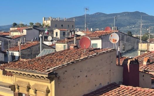 Ampio e Luminoso appartamento con Terrazza panoramica con vista Duomo e Centro Storico