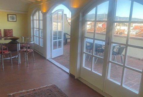 Ampio e Luminoso appartamento con Terrazza panoramica con vista Duomo e Centro Storico